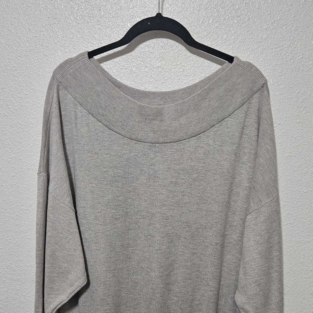 Nwt Express Oversized Size Medium - image 2